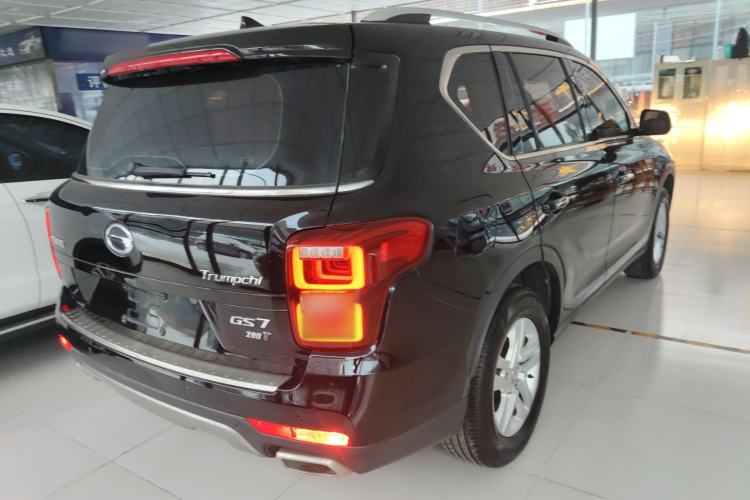 Used GAC Trumpchi GS7 2017 280T Two-Wheel Drive Luxury Model
