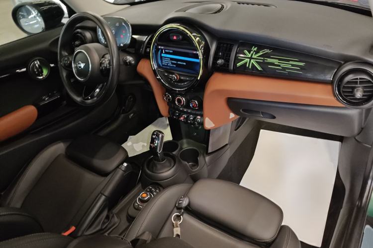 Used  MINI 2021 1.5T COOPER Classic Edition
