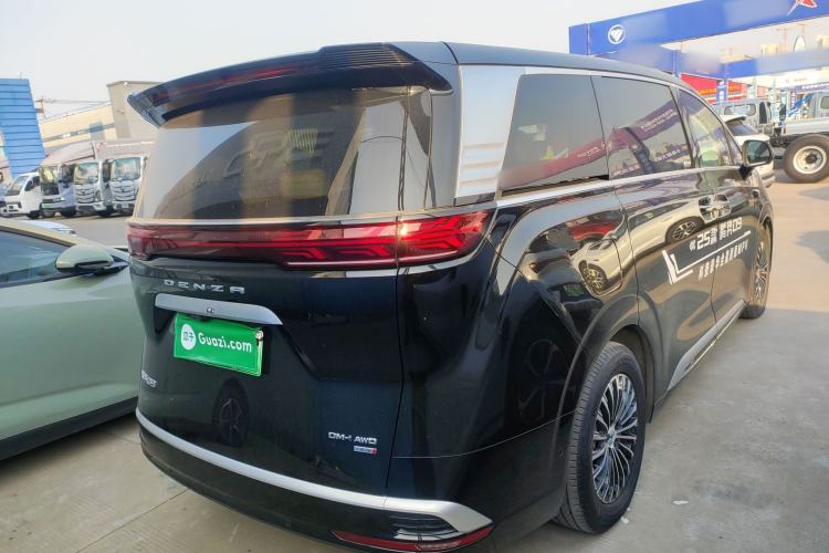 Used Denza D9 2025 DM-i Intelligent Drive 1020 Four-Wheel Drive Flagship Model
