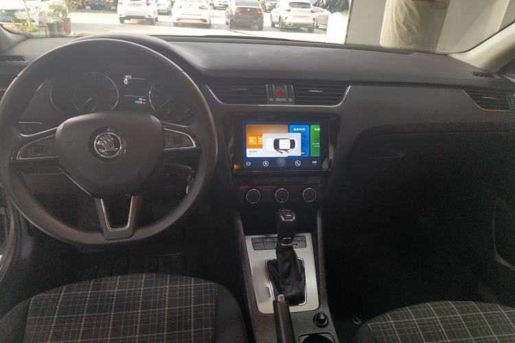 Used Skoda Octavia 2019 1.5L Automatic SmartDrive Comfort Edition China VI Standard
