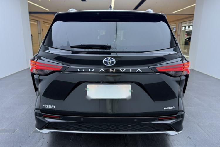 Used Toyota Granvia 2022 2.5L Hybrid Flagship Edition
