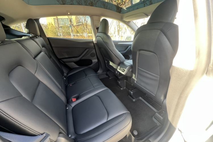 Used Tesla Model Y 2024 Long-Range All-Wheel-Drive Version
