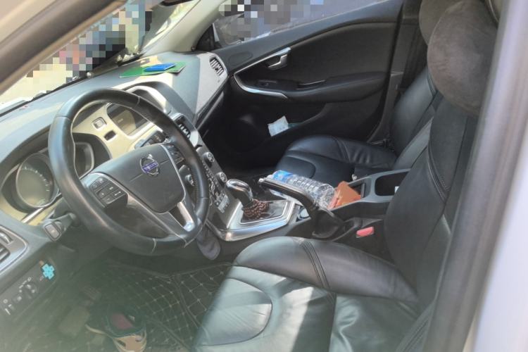 Used Volvo V40 2014 2.0T Zhiya Edition
