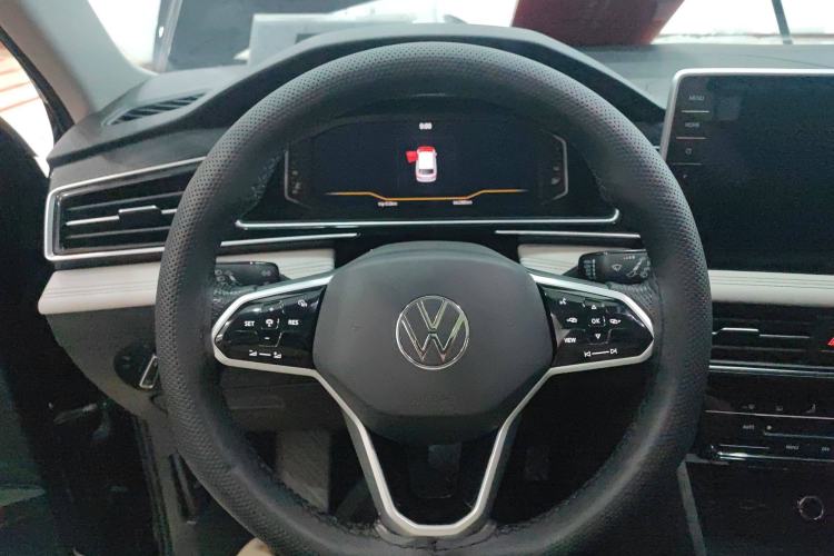 Used Volkswagen Tiguan L 2022 330TSI Automatic Two-Wheel Drive Smart Edition
