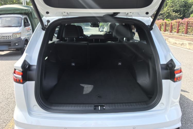 Used Geely Auto Monjaro L 2024 2.0TD High-Power Automatic Two-Wheel Drive Yunqi Version
