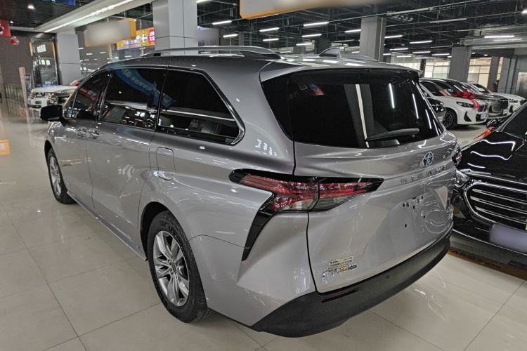 Used Toyota Sienna 2023 2.5L Hybrid Comfort Edition