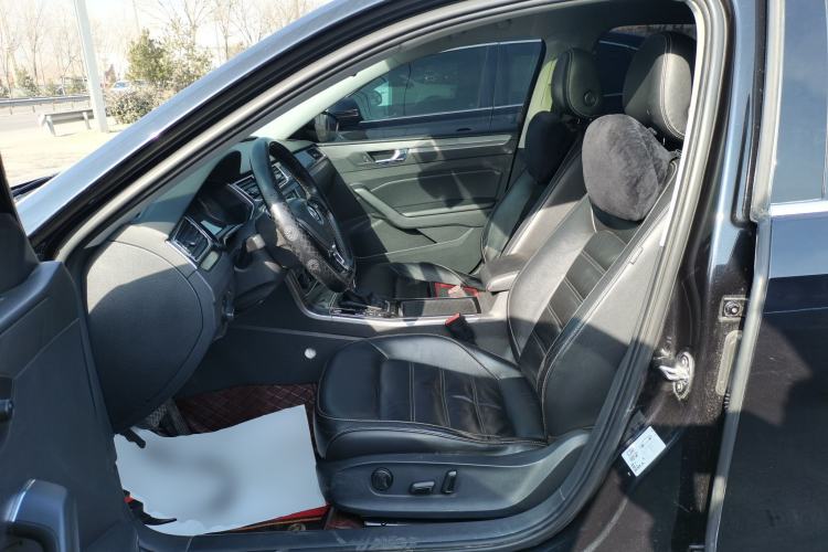 Used Volkswagen Passat 2017 330TSI DSG Luxury Edition
