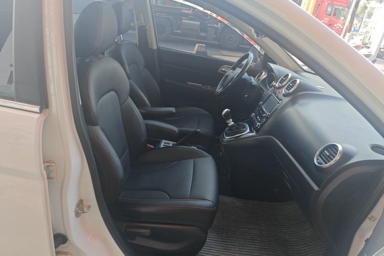 Used Haval H6 2015 Upgraded Model 1.5T Manual Two-Wheel Drive Elite Version