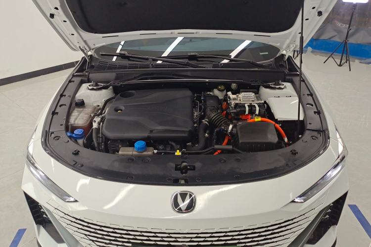 Used Changan UNI-V iDD 2023 Zhidian iDD 1.5T 113km Smart & Fun Version (Rapid Edition)
