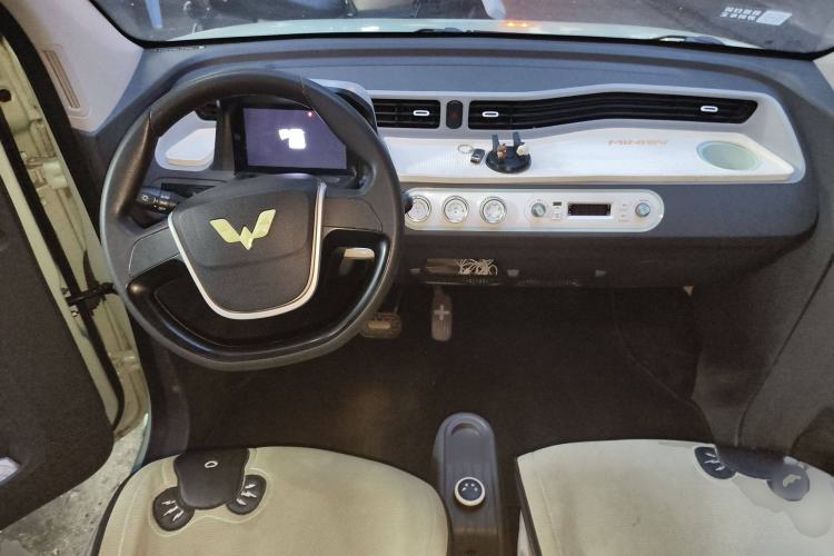 Used Wuling Hongguang MINIEV 2021 Macaron Premium Model – Lithium Iron Phosphate
