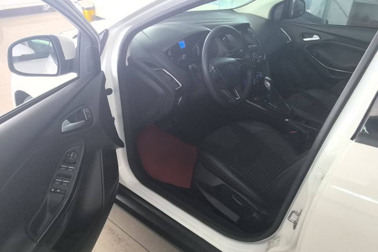 Used Ford Focus 2017 Hatchback 1.6L Automatic Fashion Edition Smart Drive Version