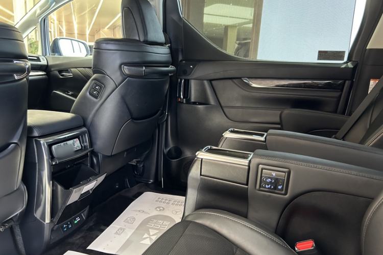 Used Toyota Vellfire 2019 Dual-Engine 2.5L HV Luxury Edition
