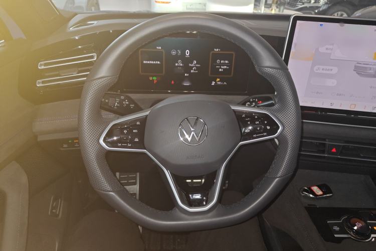 Used Volkswagen Tiguan L 2024 PRO 380TSI Four-Wheel Drive R-Line Prestige Edition
