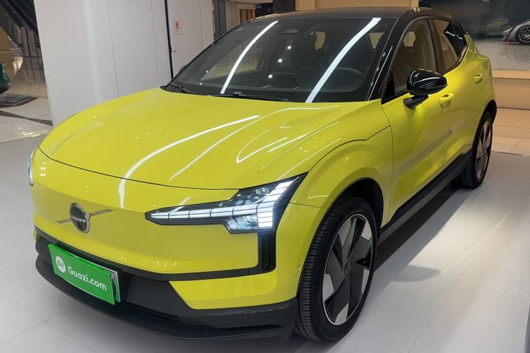 Used Volvo EX30 2025 Rear-Drive Long-Range Version Ultra