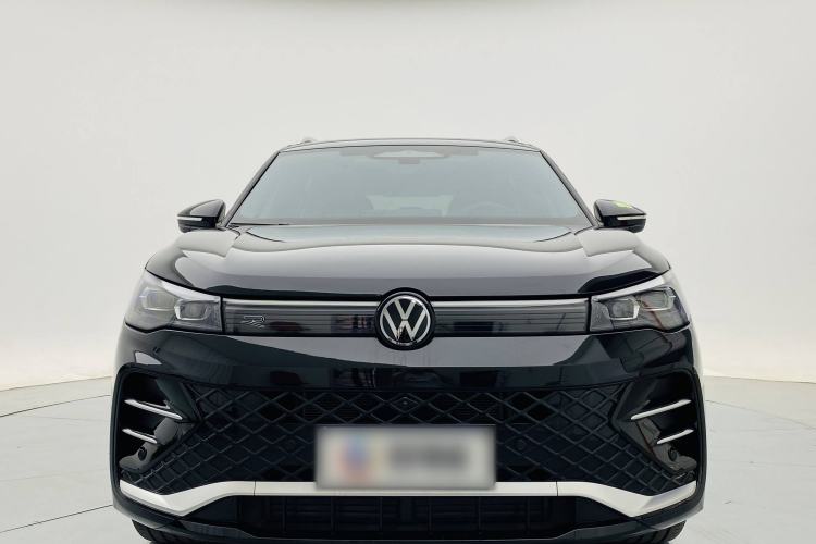 Used Volkswagen Tiguan L 2024 PRO 330TSI Two-Wheel Drive R-Line Prestige Edition
