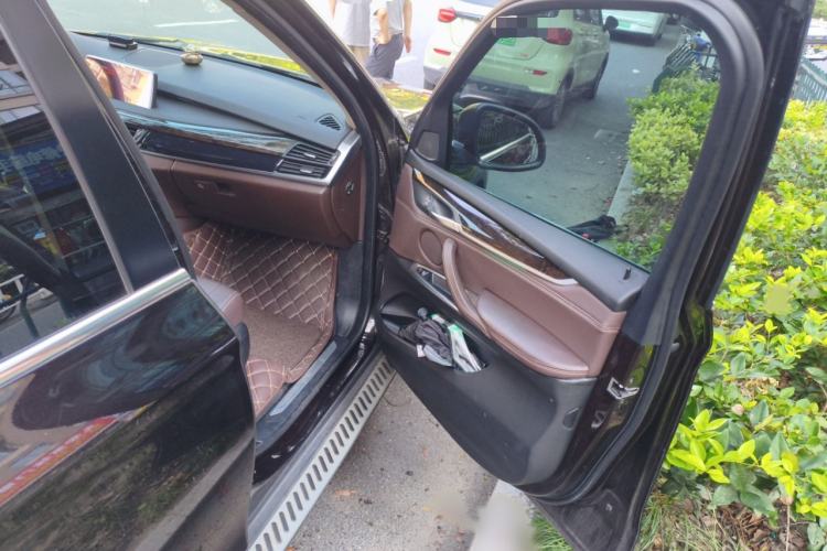 Used BMW X5 2015 xDrive28i
