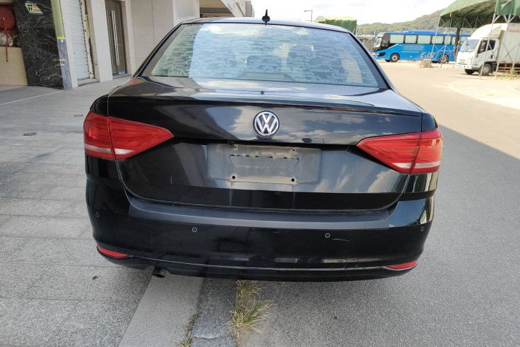 Used Volkswagen Lavida 2017 1.6L Automatic Fashion Edition
