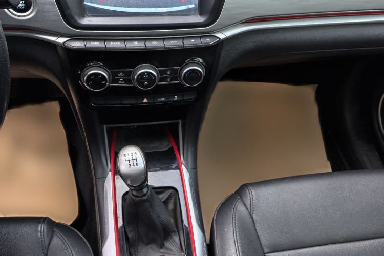 Used Haval H2 2017 Blue Label 1.5T Manual Two-Wheel Drive Luxury Model