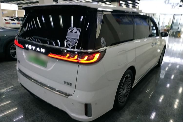 Used VOYAH Dream 2025 PHEV Four-Wheel-Drive Flagship Kunpeng Edition
