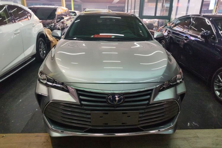 Used Toyota Avalon 2019 Dual-Engine 2.5L XLE Prestige Version China VI Standard