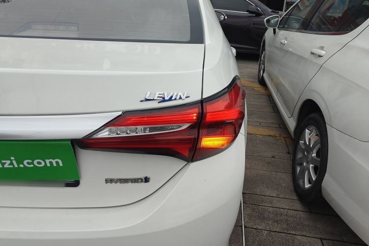 Used Toyota Levin 2017 Revised Dual-Engine 1.8H GS E-CVT Elite Sunroof Version China V Standard