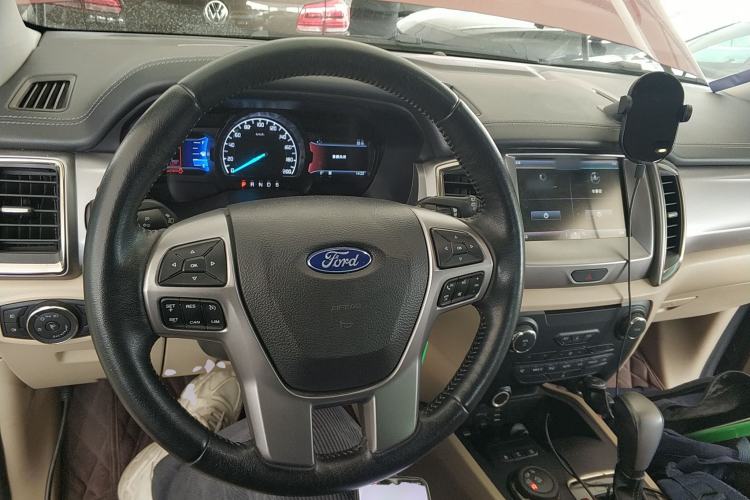 Used Ford Everest 2016 2.0T Gasoline Automatic 4x4 Luxury Edition
