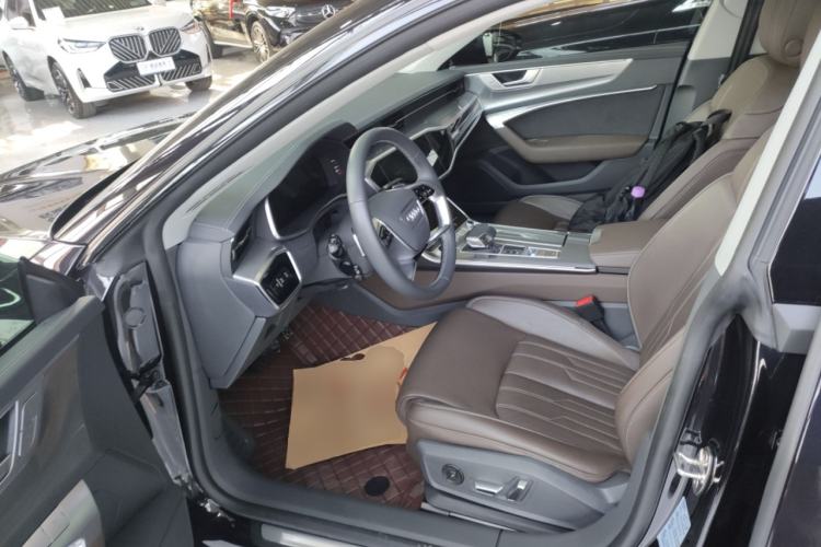 Used Audi A7L 2024 45TFSI quattro S-line Visionary Edition Flow Crystal Package
