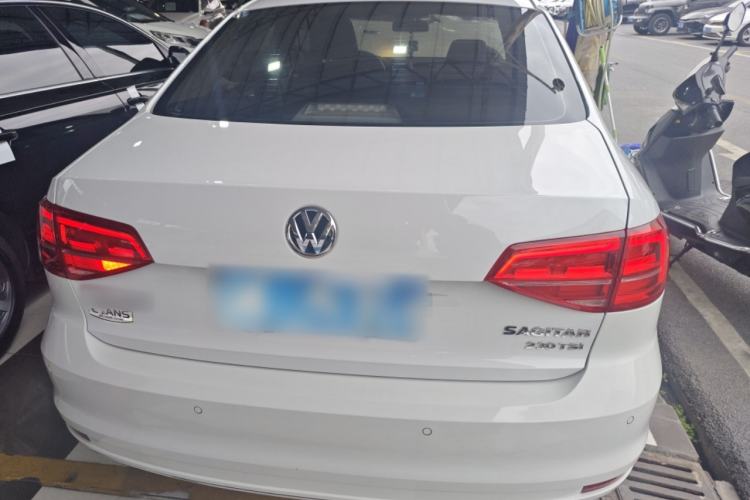 Used Volkswagen Sagitar 2015 230TSI Automatic Comfort Version
