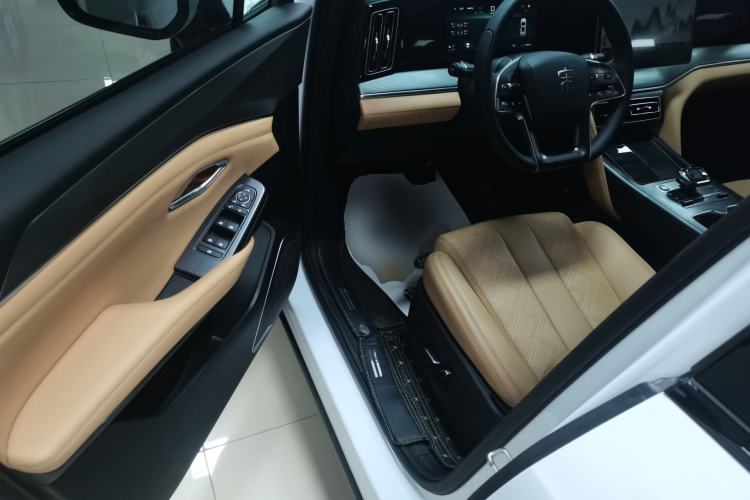 Used BYD Song L DM-i 2024 112 km Leading Edition
