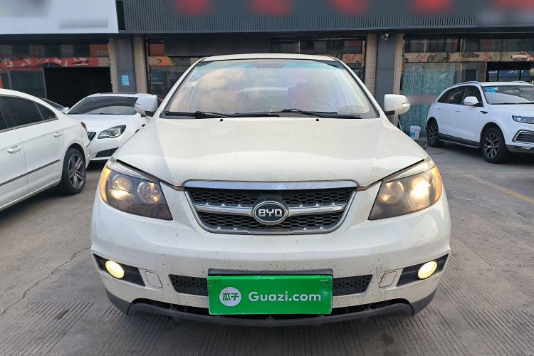 Used BYD S6 2014 2.0L Manual Luxury 5-Seater
