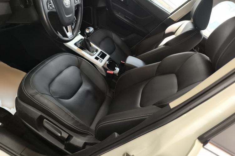 Used Bestune X40 2019 1.6L Automatic Luxury Version China V Emission Standard
