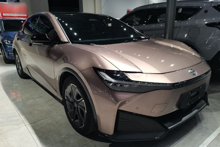 Used Toyota bZ3 2023 616 km Long-Range Premium
