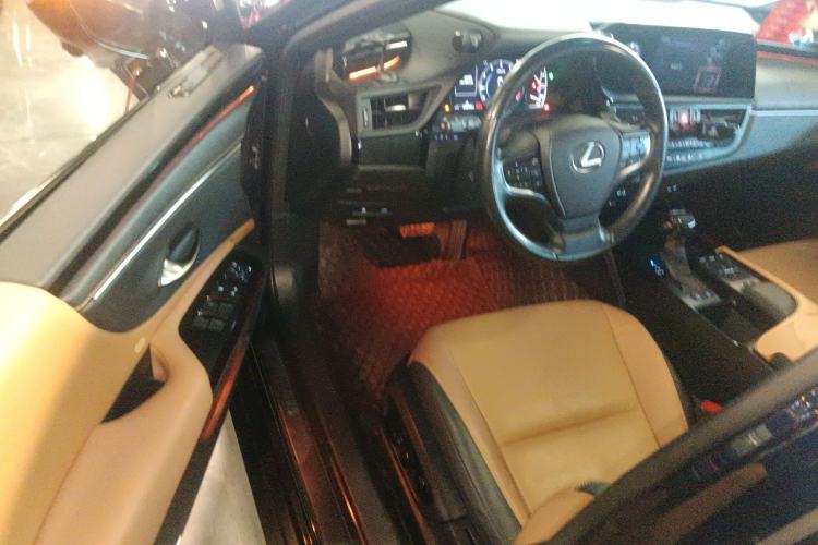 Used Lexus ES 2021 200 Excellence Edition