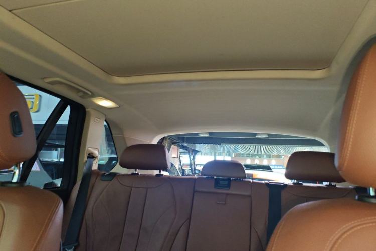 Used BMW X5 2015 xDrive28i
