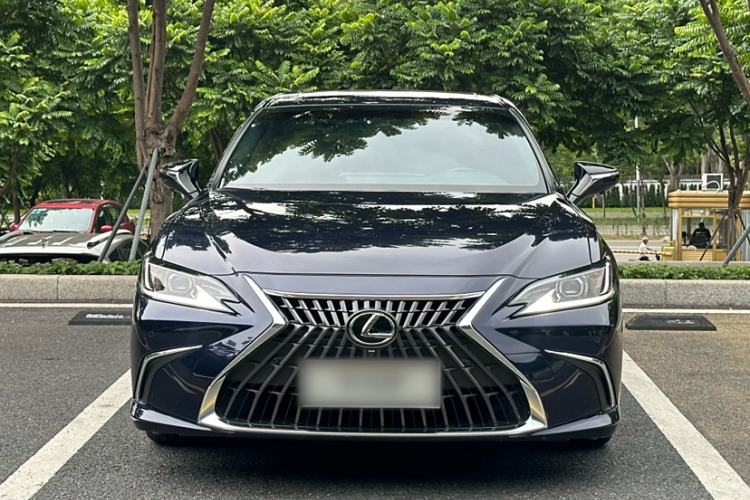 Used Lexus ES 2022 300h Excellence Edition
