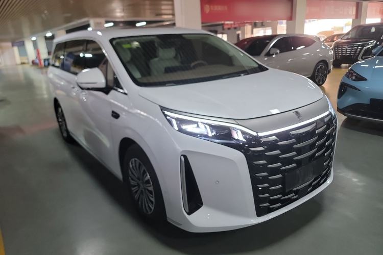 Used BYD Xia 2025 DM-i 1.5T 180km Beyond Edition
