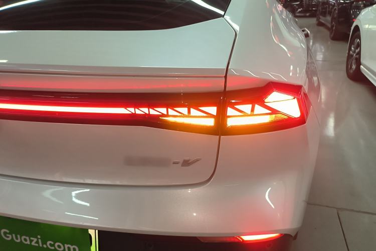 Used Changan UNI-V iDD 2024 Blue Whale Smart Electric iDD 136km Luxury Model
