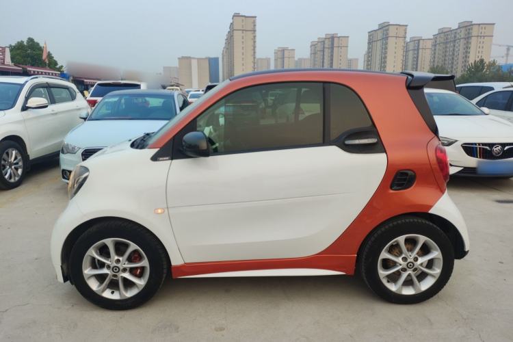 Used  fortwo 2015 1.0L 52 kW hardtop Dynamic version
