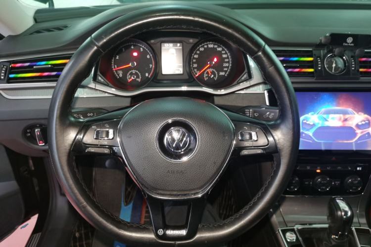 Used Volkswagen Passat 2017 280TSI DSG Luxury Edition
