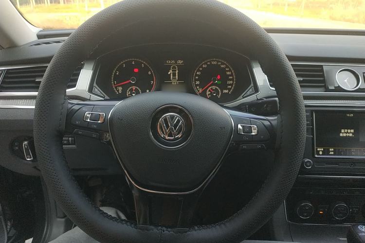 Used Volkswagen Passat 2017 330TSI DSG Luxury Edition
