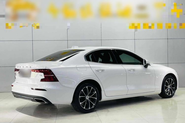 Used Volvo S60 2021 T4 Zhiyi Luxury Edition

