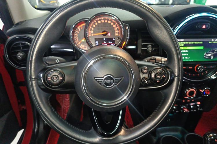 Used  MINI 2019 1.5T COOPER Classic Edition Five-Door Version
