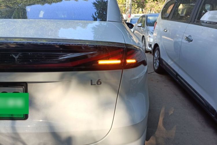 Used  L6 2023 125km Starship