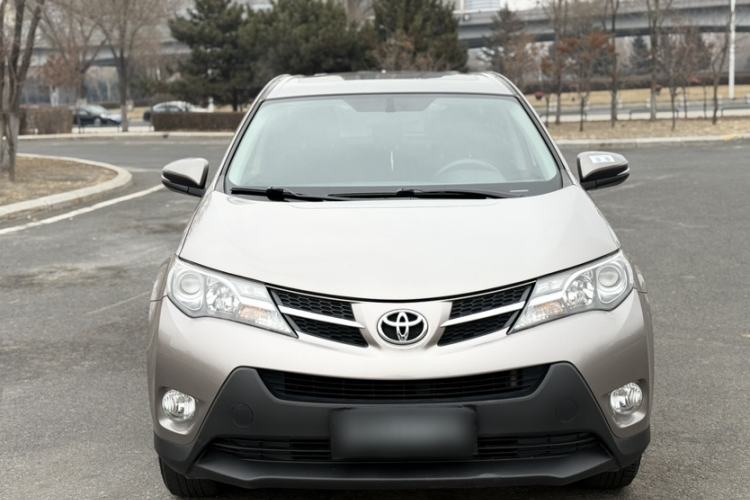 Used Toyota RAV4 2015 2.0L CVT Two-Wheel Drive Fashion Edition
