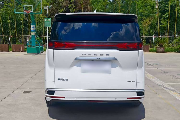 Used Denza D9 2022 DM-i 970 Four-Wheel Drive Flagship Model
