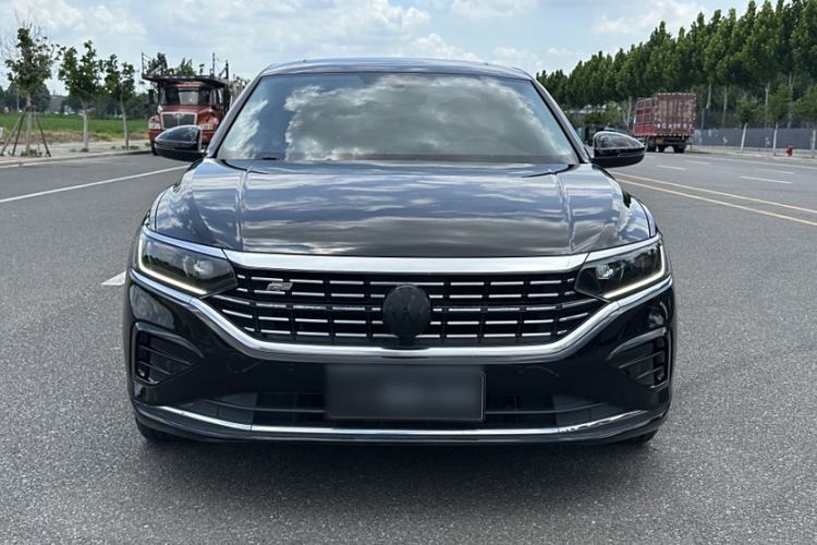 Used Volkswagen Passat 2022 330TSI Elite Edition Custom Version
