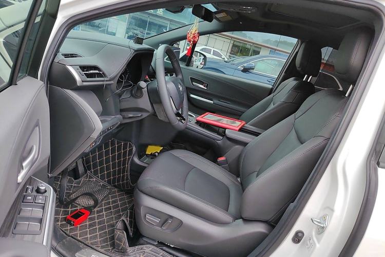 Used Toyota Sienna 2024 2.5L Hybrid Four-Wheel Drive Prestige Edition
