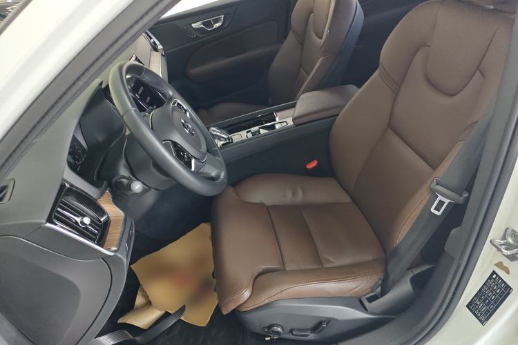 Used Volvo S60 2022 B4 Zhiyuan Luxury Edition