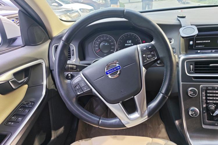 Used Volvo V60 2013 T5 Zhiya Edition