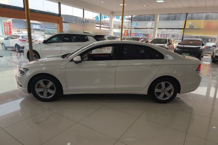 Used Volkswagen Lamando 2015 230TSI DSG Fashion Edition
